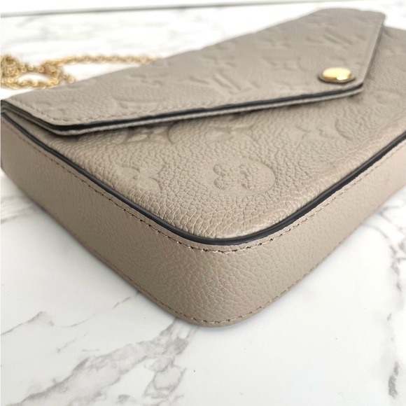 ❌SOLD❌ Authentic Louis Vuitton Felicie Pochette Empreinte Turtledove Crossbody - Picture 9 of 14
